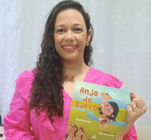 Professora baiana Ionã Scarante lança livro em homenagem à arte de Maragogipinho