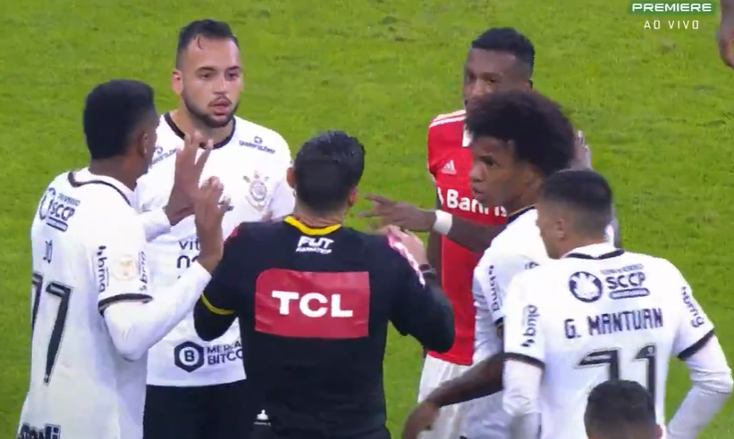Após ser detido, Rafael Ramos, do Corinthians, nega ofensa racista contra jogador do Inter