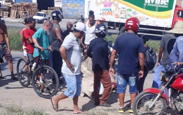Caminhoneiro é morto a tiros na Avenida Eduardo Fróes da Mota