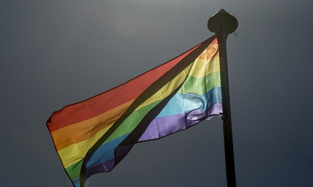 Homofobia: População LGBTQIA+ busca espaço na sociedade contra a discriminação de orientação sexual
