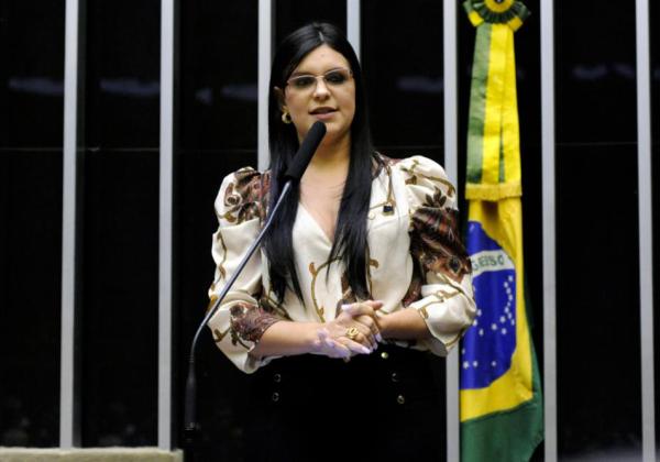 ‘Bolsonaro é o maior financiador do Centrão’, diz ex-aliada Dayane Pimentel