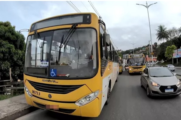 Passageiros reclamam de aumento na tarifa dos ônibus de Salvador