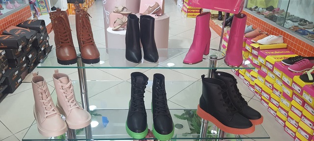 São João: Procura por botas faz zerar estoques de lojas em Feira de Santana