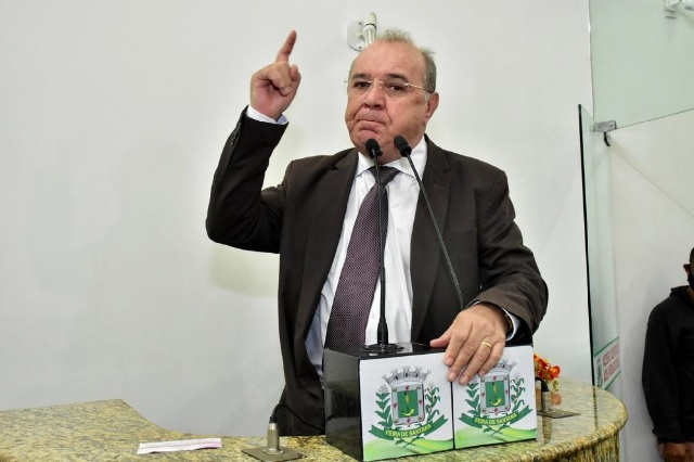 Pré-candidato a vice-governador da Bahia 'ameaça' vereadores do MDB que não apoiam seu candidato, declara edil