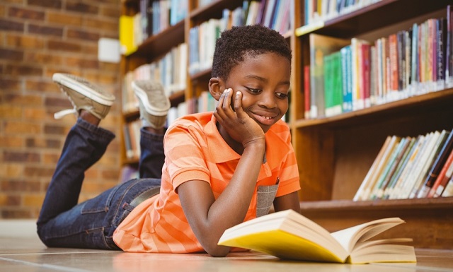 Sancionado projeto que define a leitura como prioridade na educação básica