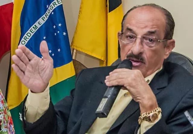Itabuna: Ex-prefeito Fernando Gomes é internado