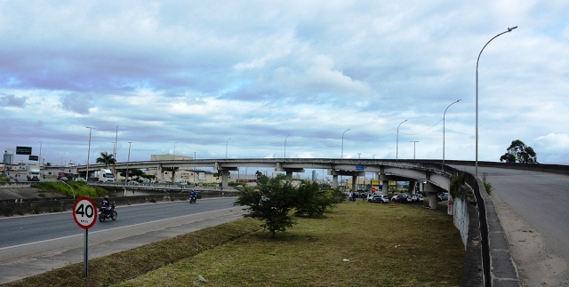 Tráfego está liberado em uma das faixas do viaduto do Complexo Miraldo Gomes