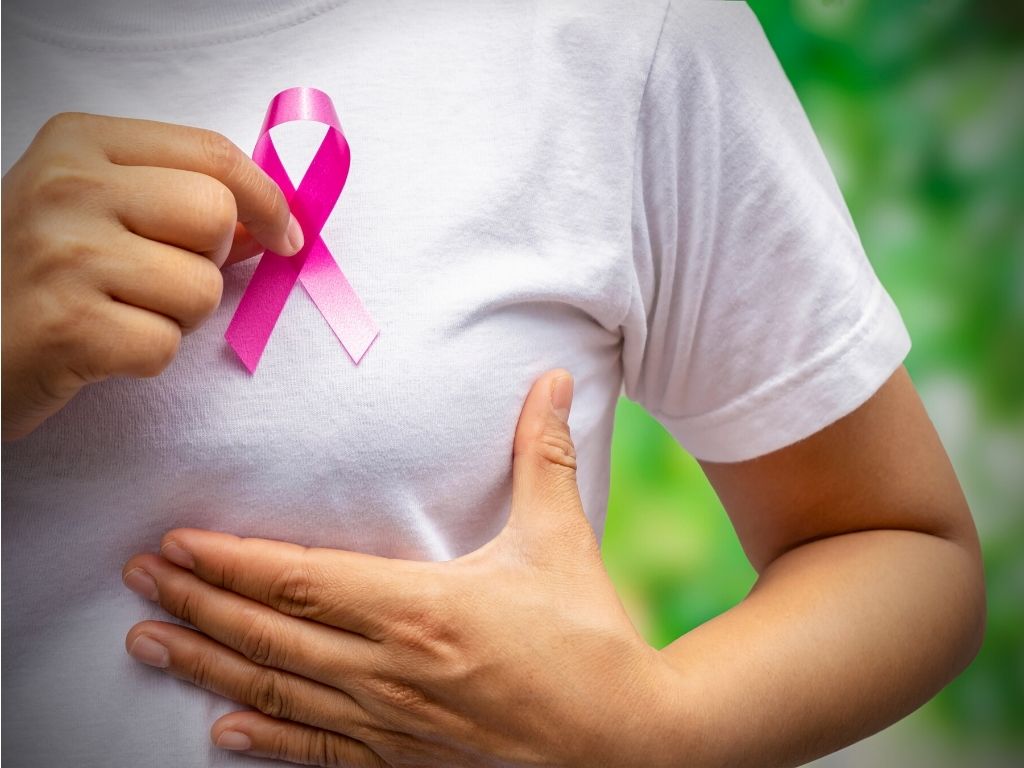 Mastologista alerta para sinais do câncer de mama e importância do diagnóstico precoce