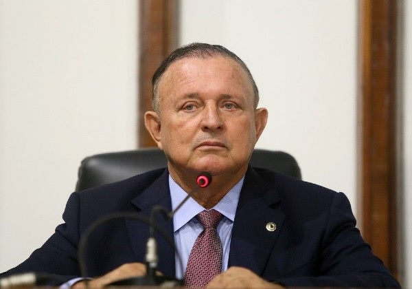 Adolfo Menezes sai em defesa de Rui e diz que governador do DF “deveria ter sido afastado em definitivo pelo STF”