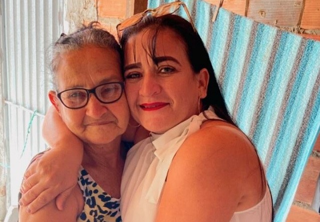 Moradora de Feira de Santana reencontra filha após 43 anos