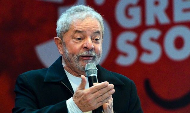 Lula recebe alta após se internar para retirada de lesão na laringe