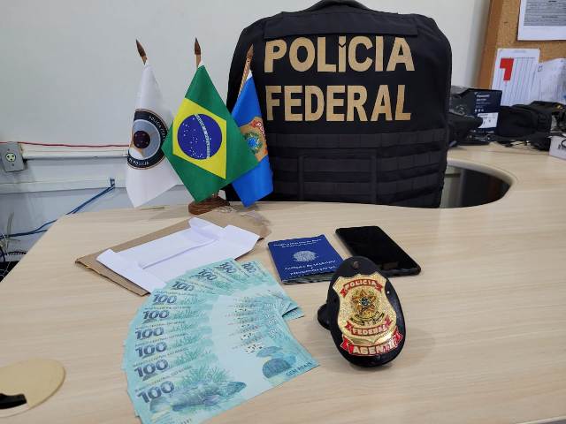 Polícia Federal prende em flagrante jovem por aquisição de moeda falsa