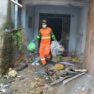 Prefeitura limpa lixo acumulado
