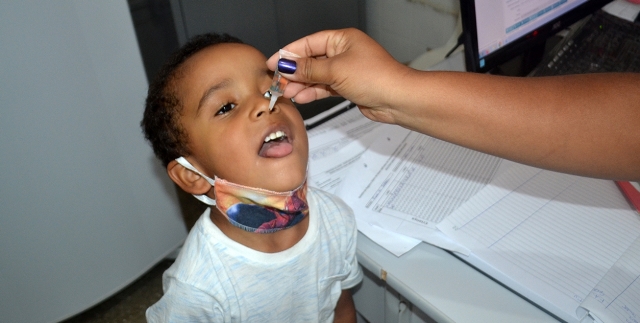 Doutora em saúde coletiva alerta para gravidade da poliomielite e orienta pais a vacinarem crianças