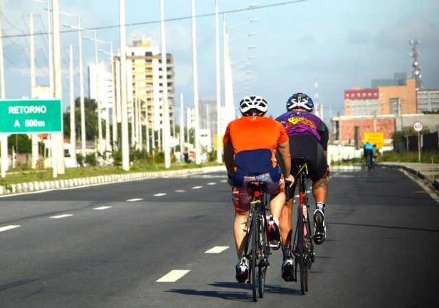 Dia do ciclista: praticantes relatam falta de espaços para o esporte em Feira de Santana