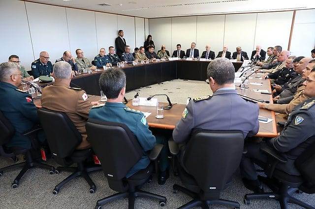 Comandantes da polícia militar se reúnem com TSE para tratar de segurança nas Eleições 2022