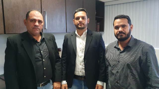 advogados da Esquerda para direita Movan Vieira, Tiago Barreto e o Bacharel Jonas Almeida foto aldo matos acorda cidade