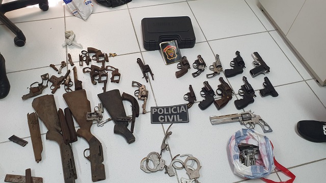 Cerca de 50 armas de fogo são apreendidas em Feira de Santana