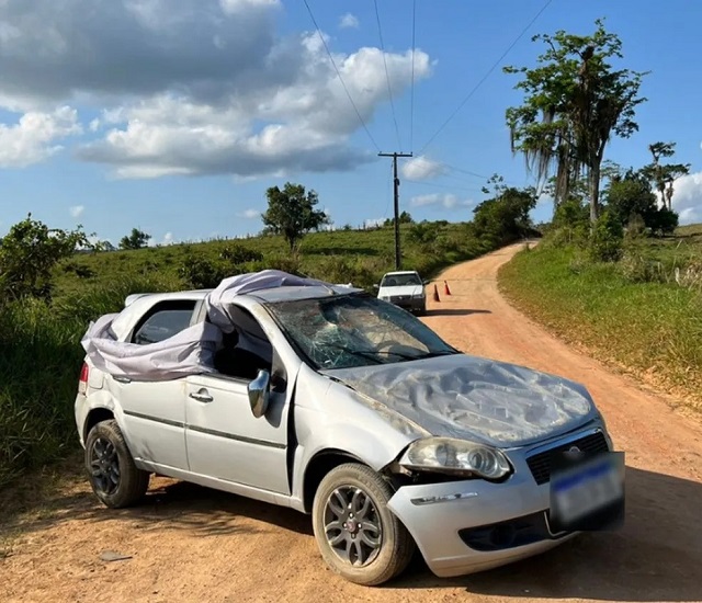 Criança de 10 anos morre e outras duas ficam feridas em acidente de carro no sul da Bahia