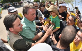 Bolsonaro provoca Rui Costa e ACM Neto durante passagem pela Bahia