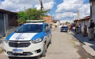 Mulher é morta com mais de 10 tiros no bairro Baraúnas
