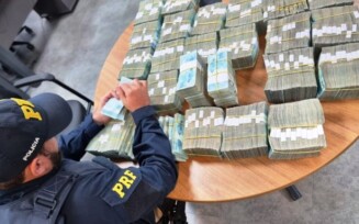 PRF prende homem transportando mais de R$ 2,5 milhões de origem incerta