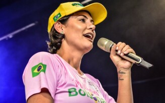 'Aquele que não trouxe água, agora quer trazer picanha', dispara Michelle Bolsonaro durante evento em Feira de Santana