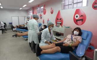 60 voluntários doam sangue em projeto promovido pela Faculdade Adventista da Bahia