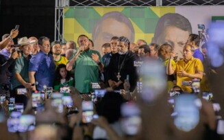 Bolsonaro participa de comício em Guarulhos com apoiadores e defende ações do governo na economia