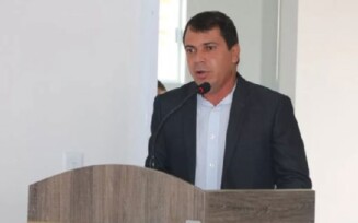 Vice de Ibiassucê toma posse da prefeitura após morte do prefeito Adauto Prates