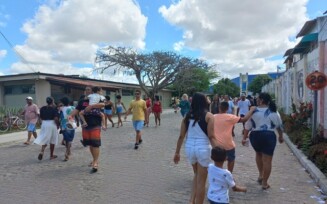 2º turno: eleitores chegam cedo nos colégios eleitorais de Feira de Santana