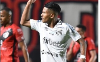 Santos derrota Atlético-GO e garante permanência na Série A