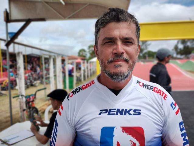 Atleta de bicicross aelson Carneiro Rios