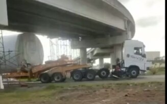 Viaduto da Cidade Nova é atingido mais uma vez