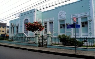 Grupo armado invade hospital em Salvador e mata homem a tiros na área de unidade de saúde