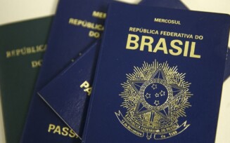 PF vai suspender emissão de novos passaportes por falta de verba