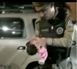 Após salvar bebê engasgada, PM de Feira de Santana relata preparo na prestação do socorro