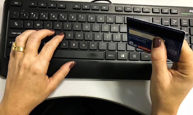 Comércio eletrônico,Cartão de Crédito