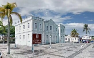 Canavieiras: por unanimidade, TRE mantém prefeito em cargo após cassação de mandato