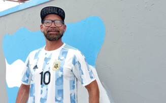 Confiante no tricampeonato, feirense comemora classificação da Argentina para semifinal da Copa do Mundo