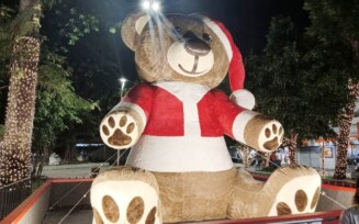 Prefeitura inaugura decoração natalina no centro de Feira de Santana. (Foto: Paulo José/ Acorda Cidade)
