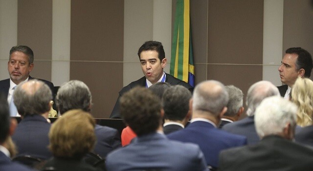 O novo presidente do Tribunal de Contas da União (TCU), Bruno Dantas, toma posse na sede do TCU