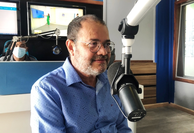 Coordenador do núcleo de rádio da Secretaria Estadual de Comunicação Social do Estado da Bahia, Edmundo Filho