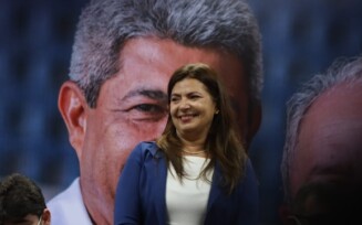 Adélia Pinheiro confirma pré-candidatura a prefeita