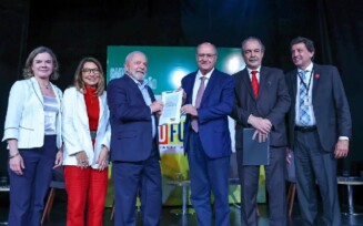 Governo Lula terá 9 partidos e 11 ministros sem atuação partidária nos 37 ministérios; veja divisão