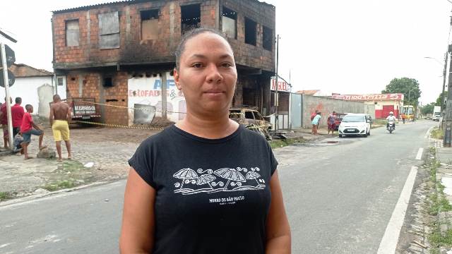 Entrevistada Mailane Oliveira_Incêndio destrói fábrica de estofados no bairro Tomba_Foto Ed Santos/Acorda Cidade