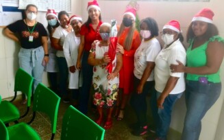 Equipe de saúde surpreende pacientes neste Natal_ Foto Thiago Paixão