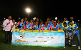 Seleção de Ipecaetá é bicampeã da categoria feminina da Copa da Mandioca