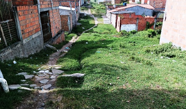 Rua sem pavimentação no bairro Gabriela II
