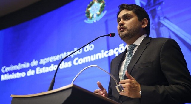 O ministro das Comunicações, Juscelino Filho, assume o cargo, em cerimônia no auditório do ministério.